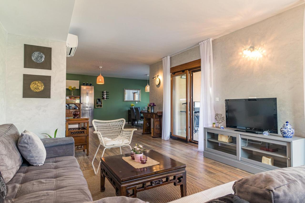 Lovely Istrian Apartment With A Private Swimming Pool And A Charming Garden Banjole Eksteriør billede