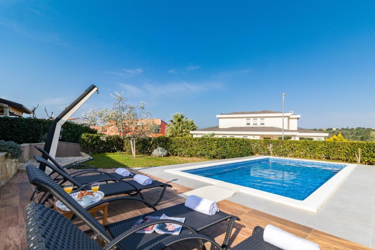 Lovely Istrian Apartment With A Private Swimming Pool And A Charming Garden Banjole Eksteriør billede