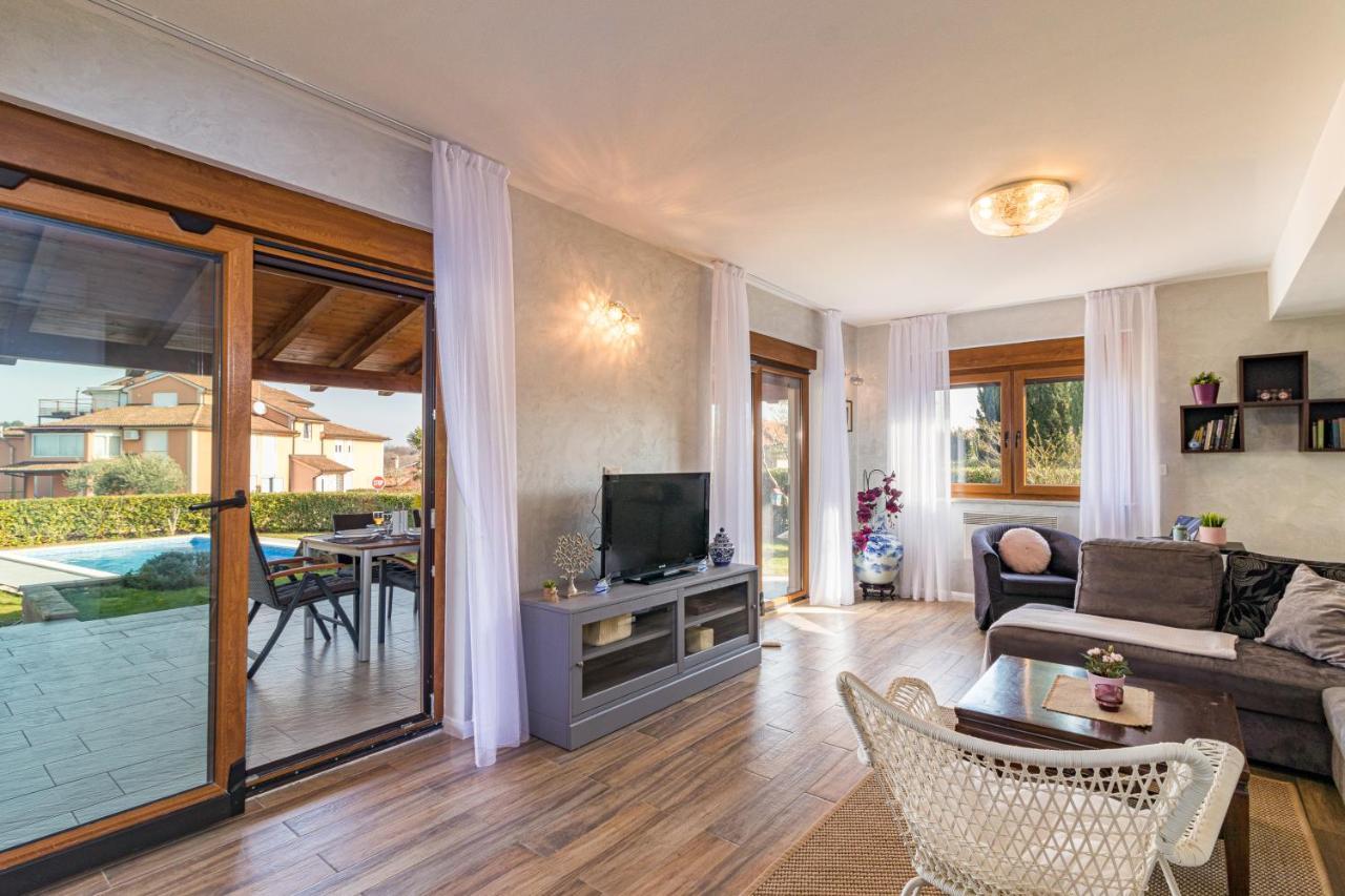 Lovely Istrian Apartment With A Private Swimming Pool And A Charming Garden Banjole Eksteriør billede