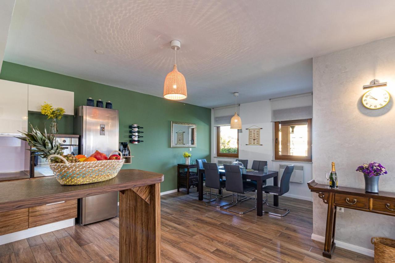 Lovely Istrian Apartment With A Private Swimming Pool And A Charming Garden Banjole Eksteriør billede