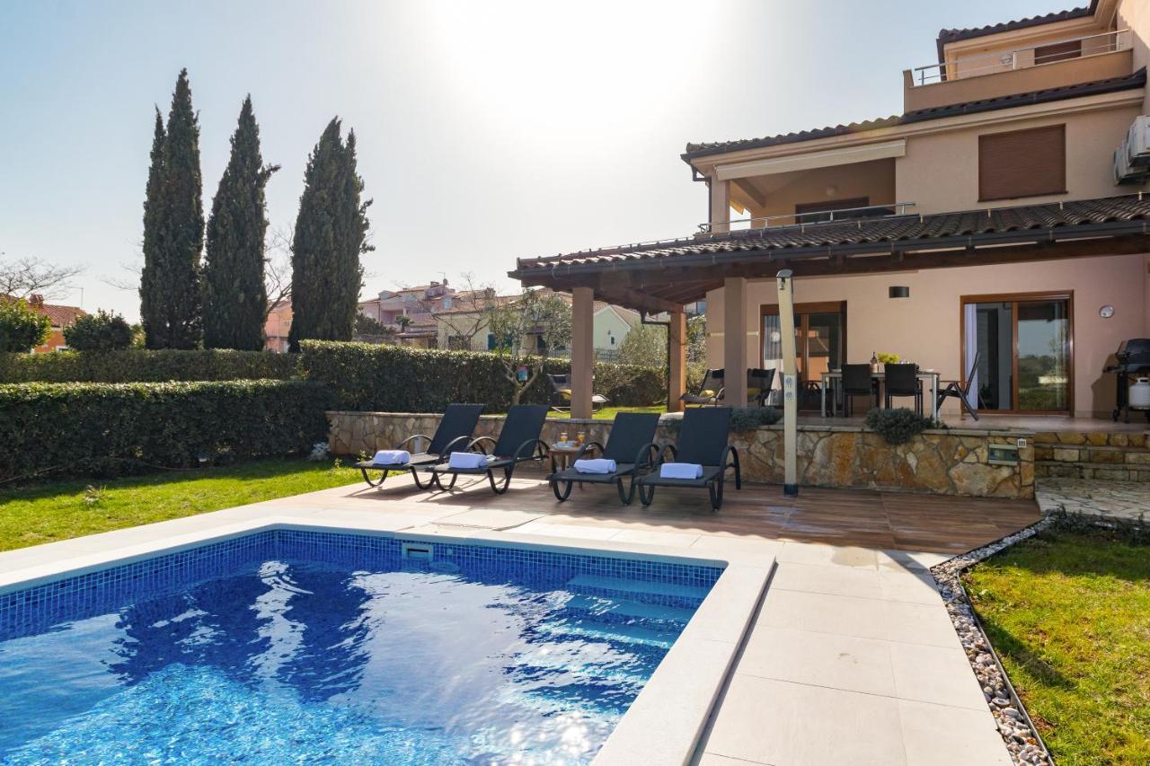 Lovely Istrian Apartment With A Private Swimming Pool And A Charming Garden Banjole Eksteriør billede