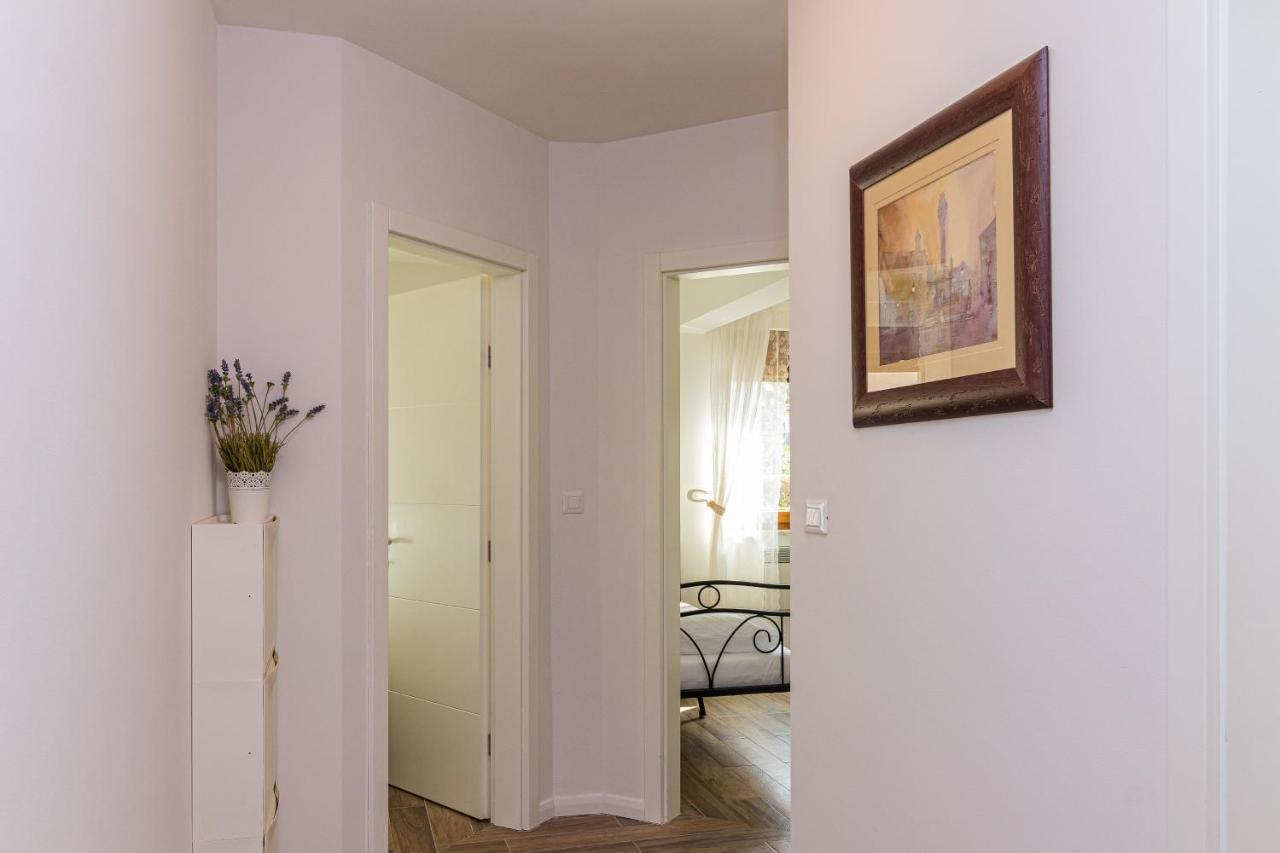 Lovely Istrian Apartment With A Private Swimming Pool And A Charming Garden Banjole Eksteriør billede