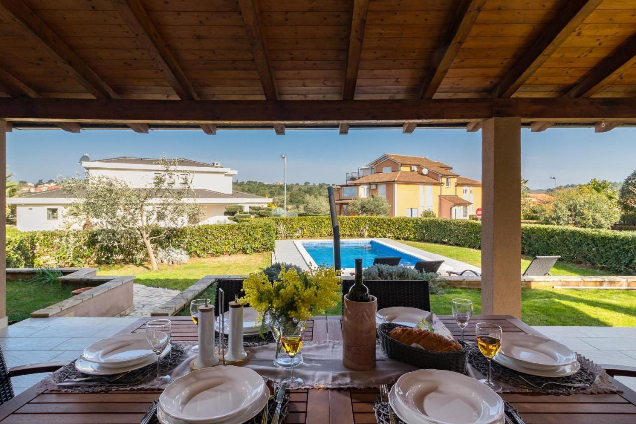 Lovely Istrian Apartment With A Private Swimming Pool And A Charming Garden Banjole Eksteriør billede