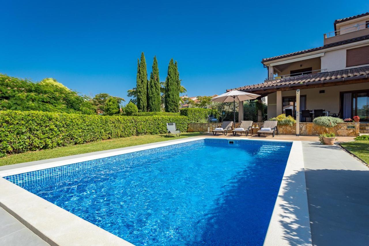 Lovely Istrian Apartment With A Private Swimming Pool And A Charming Garden Banjole Eksteriør billede