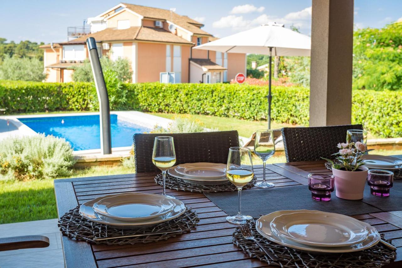 Lovely Istrian Apartment With A Private Swimming Pool And A Charming Garden Banjole Eksteriør billede